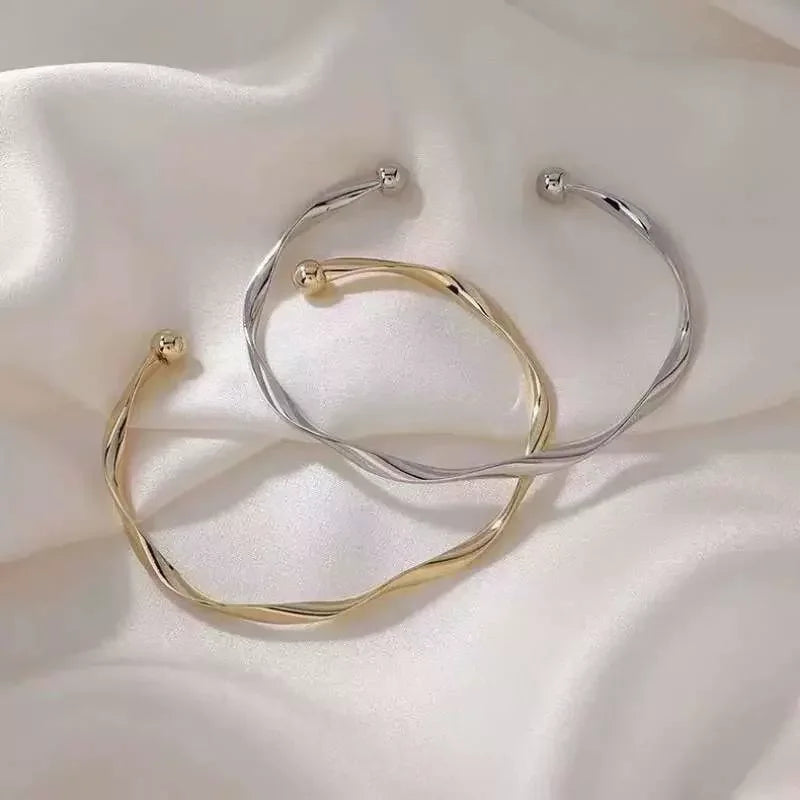 Twist Simple Bracelet